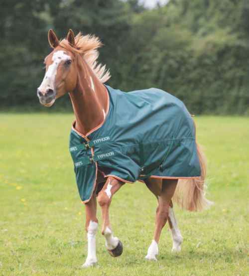 Shires Typhoon Lite Coperta Per Cavallo 1,8 M – Leggera, Regolabile, Colore Verde, Per Stalla E Paddock